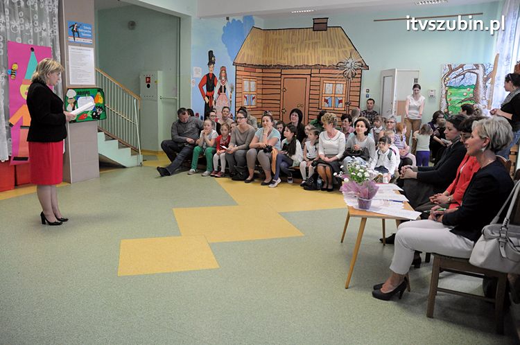 VIII Przedszkolnym Konkursie Recytatorskim ?ZDROWY I BEZPIECZNY PRZEDSZKOLAK TO JA?