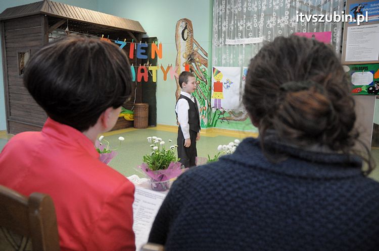VIII Przedszkolnym Konkursie Recytatorskim ?ZDROWY I BEZPIECZNY PRZEDSZKOLAK TO JA?