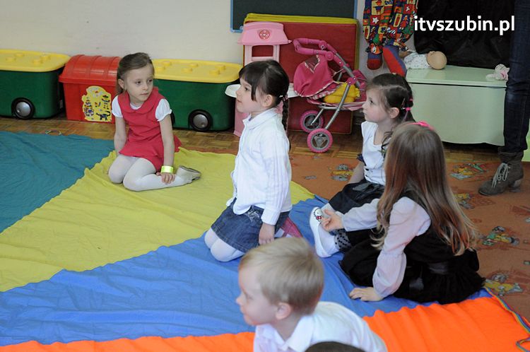 VIII Przedszkolnym Konkursie Recytatorskim ?ZDROWY I BEZPIECZNY PRZEDSZKOLAK TO JA?