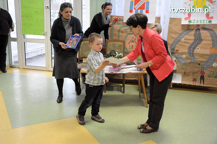 VIII Przedszkolnym Konkursie Recytatorskim ?ZDROWY I BEZPIECZNY PRZEDSZKOLAK TO JA?