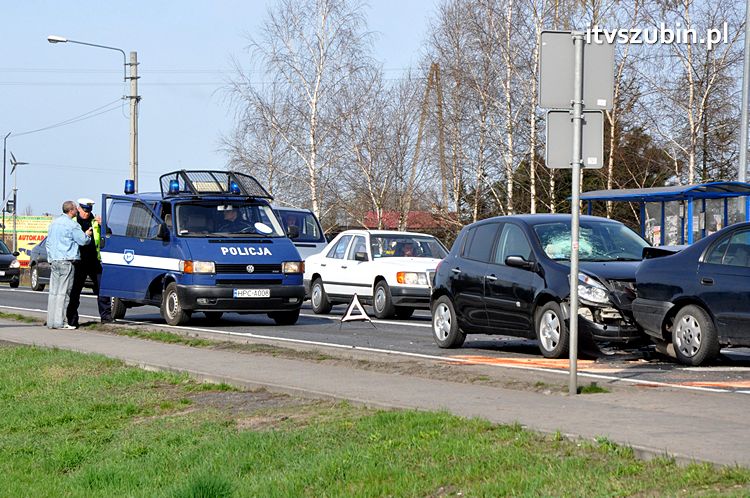 Zdarzenie trzech samochodów w Zamościu, gmina Szubin