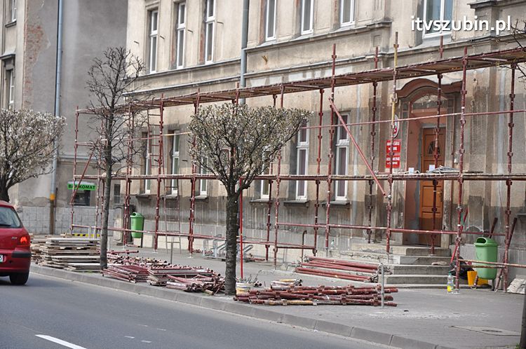Ruszył remont elewacji szubińskiego ratusza
