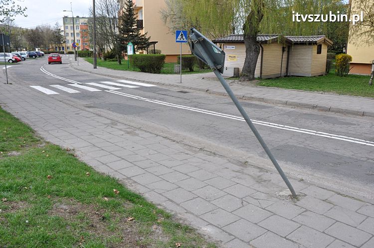 Znaki ustąpiły pierwszeństwa GŁUPOCIE