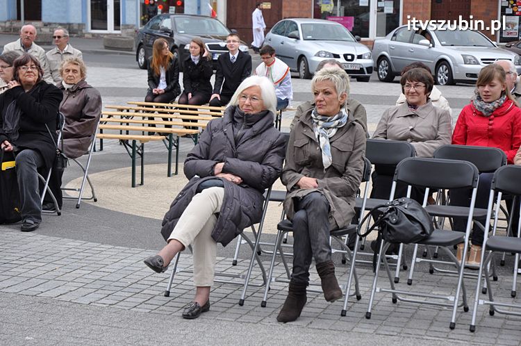 Msza Św. za Ojczyznę na szubińskim rynku