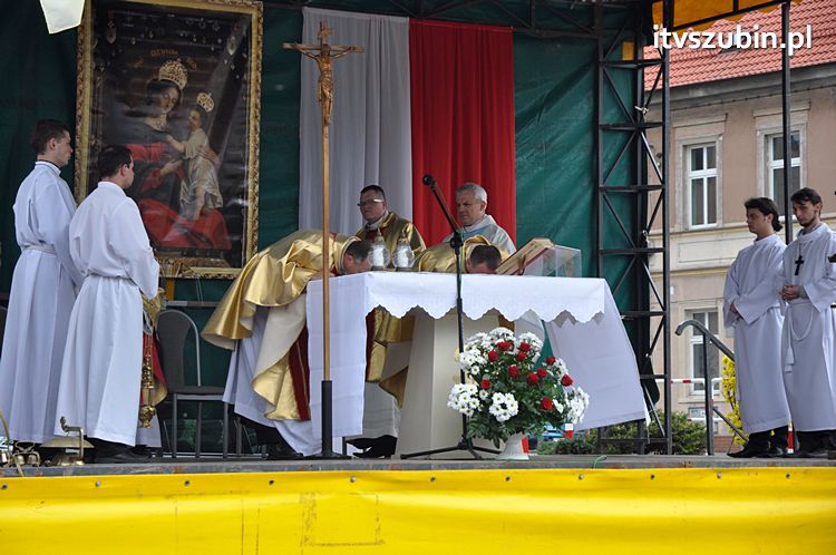 Msza Św. za Ojczyznę na szubińskim rynku