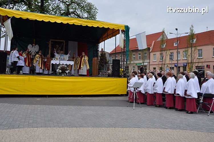 Msza Św. za Ojczyznę na szubińskim rynku