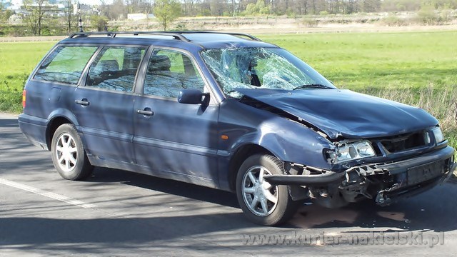 Wypadek pomiędzy Nakłem nad Notecią a Występem, motocyklista w szpitalu