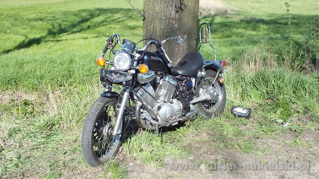 Wypadek pomiędzy Nakłem nad Notecią a Występem, motocyklista w szpitalu