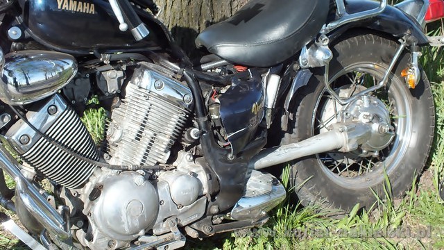 Wypadek pomiędzy Nakłem nad Notecią a Występem, motocyklista w szpitalu