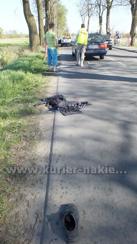 Wypadek pomiędzy Nakłem nad Notecią a Występem, motocyklista w szpitalu