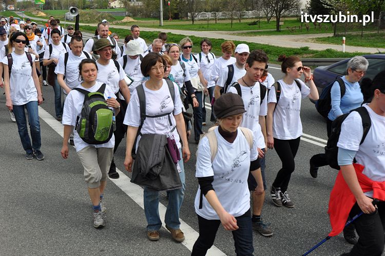 Pielgrzymka w Roku Wiary do Sanktuarium Krzyża Świętego w Kcyni