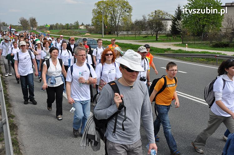 Pielgrzymka w Roku Wiary do Sanktuarium Krzyża Świętego w Kcyni