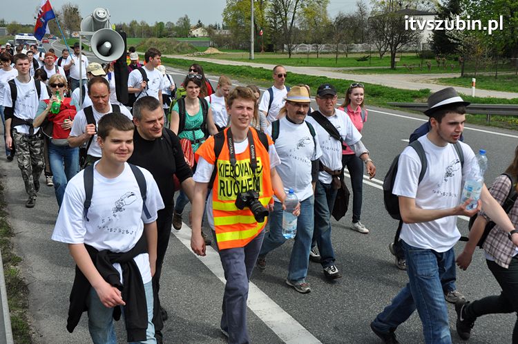 Pielgrzymka w Roku Wiary do Sanktuarium Krzyża Świętego w Kcyni