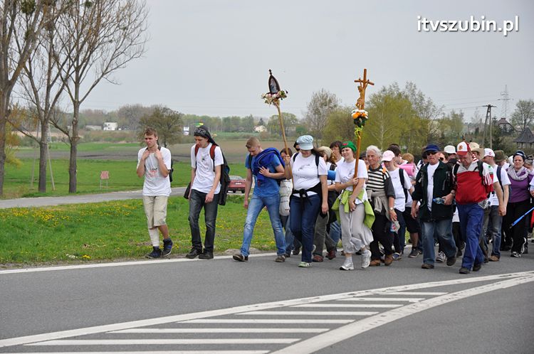 Pielgrzymka w Roku Wiary do Sanktuarium Krzyża Świętego w Kcyni