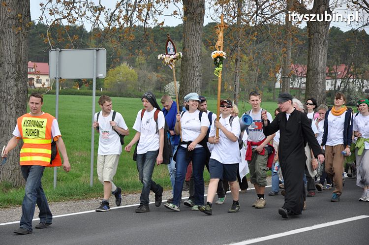 Pielgrzymka w Roku Wiary do Sanktuarium Krzyża Świętego w Kcyni