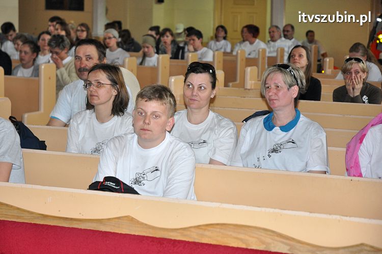 Pielgrzymka w Roku Wiary do Sanktuarium Krzyża Świętego w Kcyni