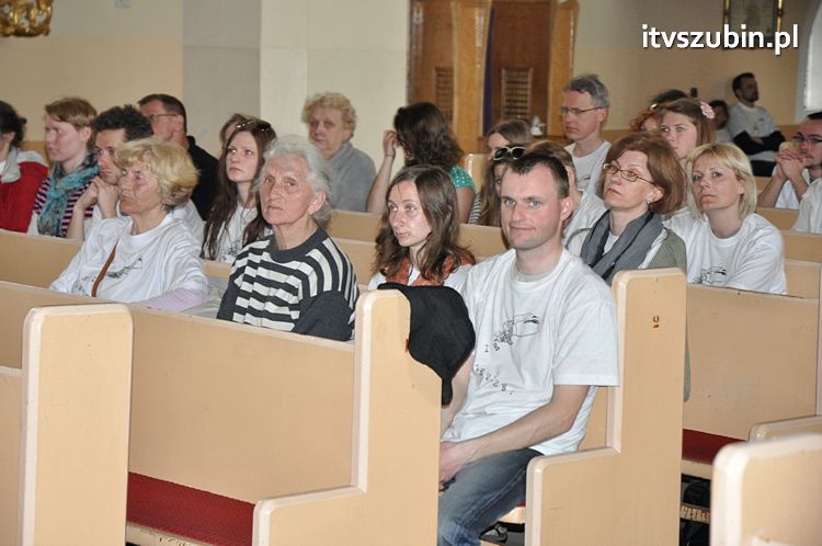 Pielgrzymka w Roku Wiary do Sanktuarium Krzyża Świętego w Kcyni