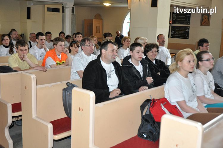 Pielgrzymka w Roku Wiary do Sanktuarium Krzyża Świętego w Kcyni