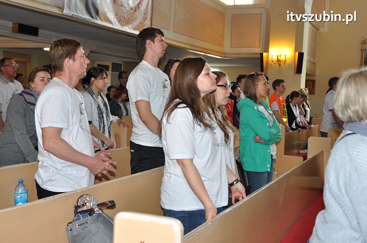 Pielgrzymka w Roku Wiary do Sanktuarium Krzyża Świętego w Kcyni