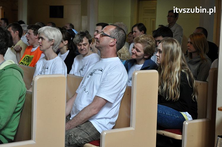 Pielgrzymka w Roku Wiary do Sanktuarium Krzyża Świętego w Kcyni