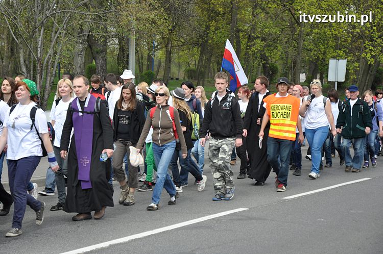 Pielgrzymka w Roku Wiary do Sanktuarium Krzyża Świętego w Kcyni