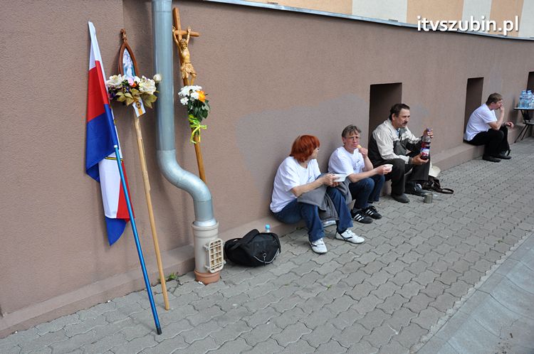 Pielgrzymka w Roku Wiary do Sanktuarium Krzyża Świętego w Kcyni