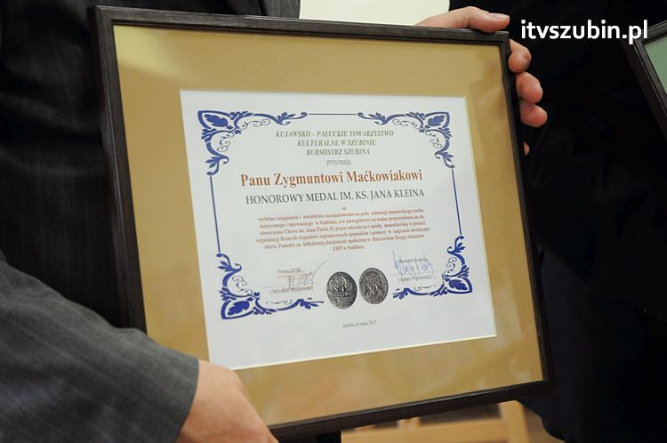 Medale za śpiew i taniec