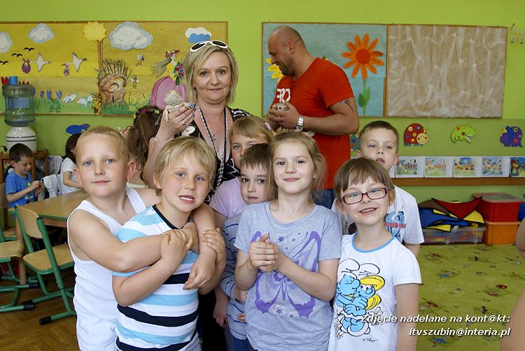 Jaszczurki Angela i Zdzisia z wizytą u maluchów