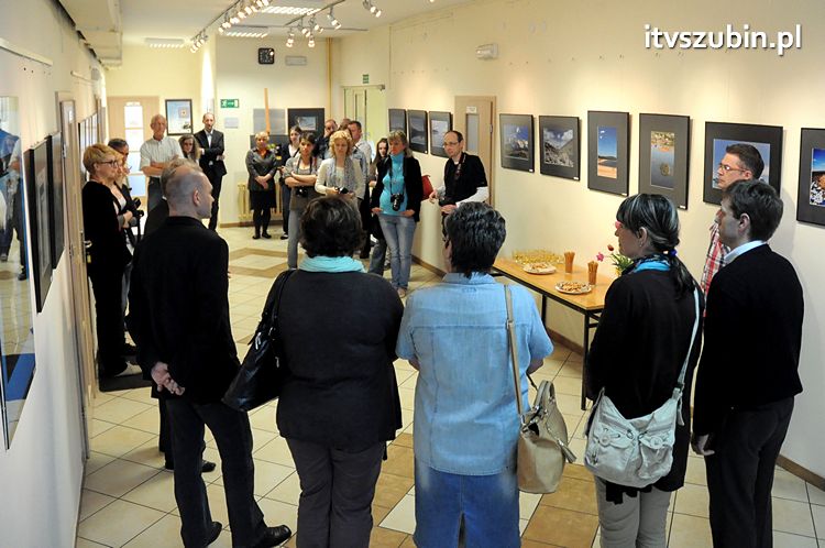 BŁĘKIT - temat przewodni najnowszej wystawy fleszowców