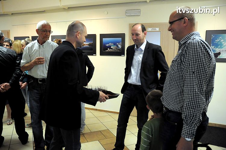 BŁĘKIT - temat przewodni najnowszej wystawy fleszowców