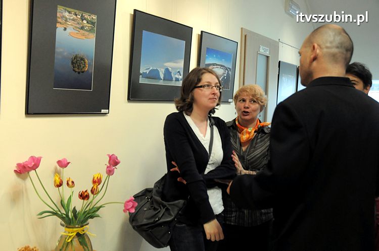 BŁĘKIT - temat przewodni najnowszej wystawy fleszowców