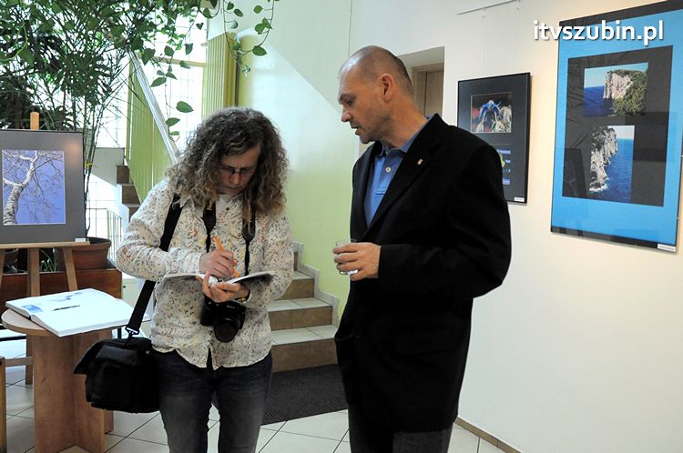 BŁĘKIT - temat przewodni najnowszej wystawy fleszowców