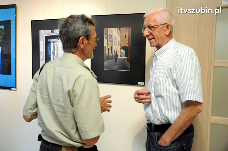 BŁĘKIT - temat przewodni najnowszej wystawy fleszowców