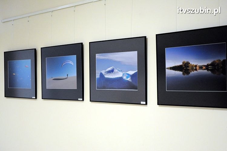 BŁĘKIT - temat przewodni najnowszej wystawy fleszowców