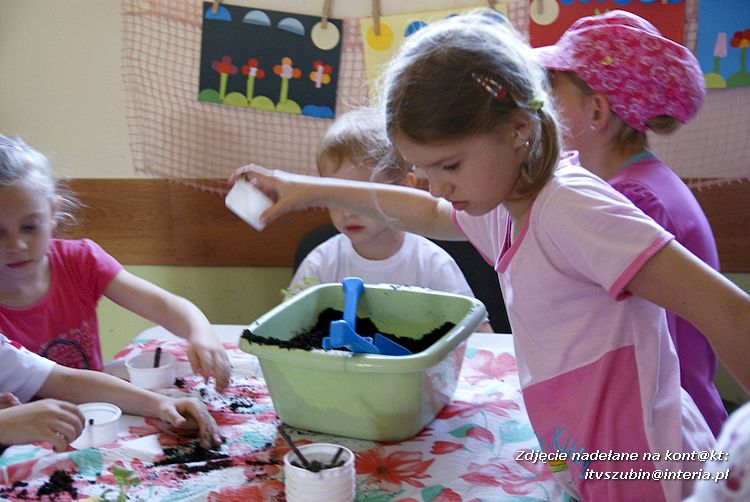 Maluchy z szubińskiej dwójki z wizytą w edukacyjnej zagrodzie