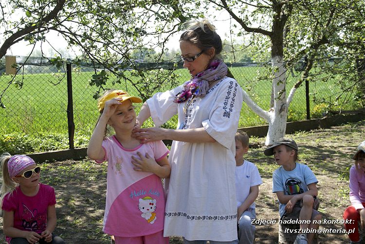 Maluchy z szubińskiej dwójki z wizytą w edukacyjnej zagrodzie