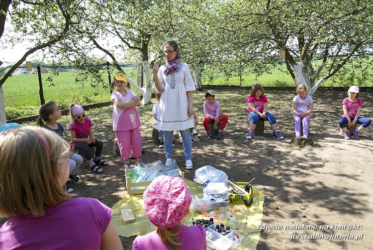 Maluchy z szubińskiej dwójki z wizytą w edukacyjnej zagrodzie
