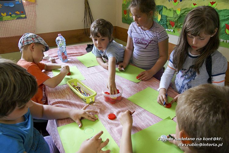 Maluchy z szubińskiej dwójki z wizytą w edukacyjnej zagrodzie