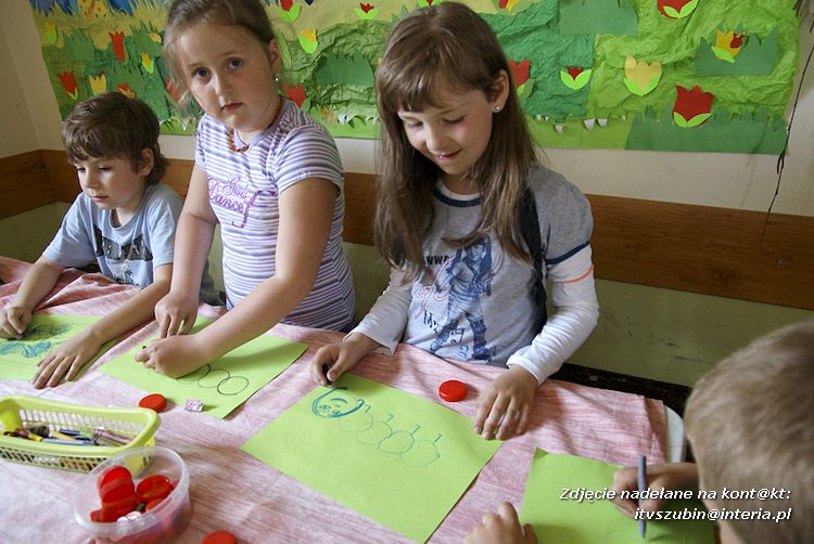 Maluchy z szubińskiej dwójki z wizytą w edukacyjnej zagrodzie