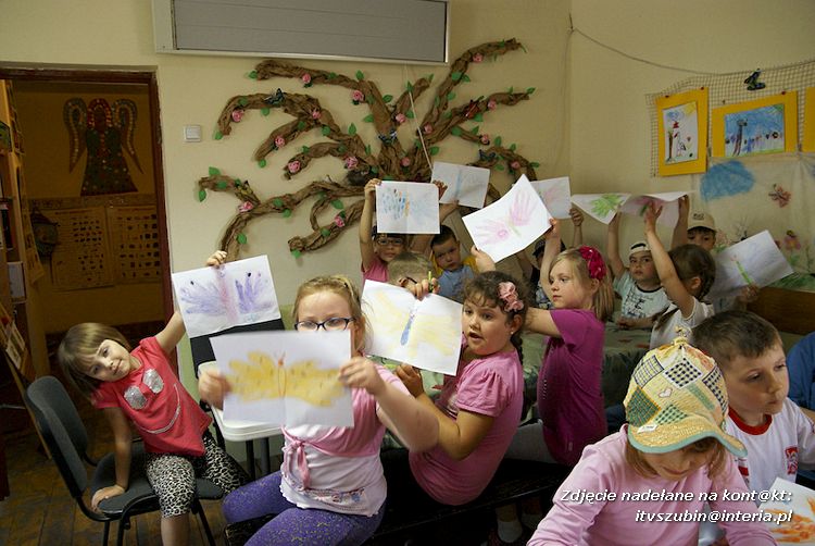 Maluchy z szubińskiej dwójki z wizytą w edukacyjnej zagrodzie