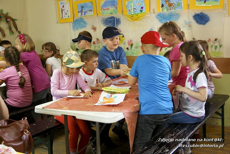 Maluchy z szubińskiej dwójki z wizytą w edukacyjnej zagrodzie