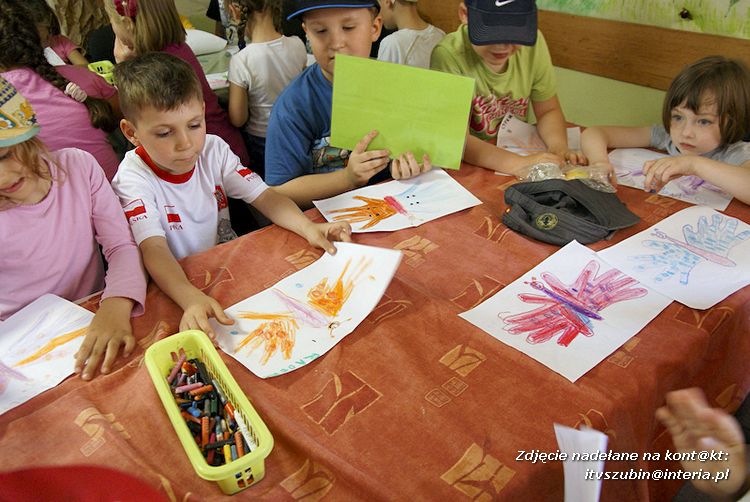 Maluchy z szubińskiej dwójki z wizytą w edukacyjnej zagrodzie