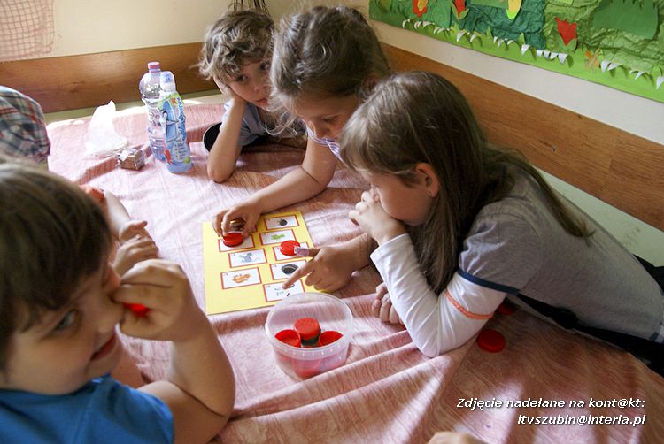 Maluchy z szubińskiej dwójki z wizytą w edukacyjnej zagrodzie