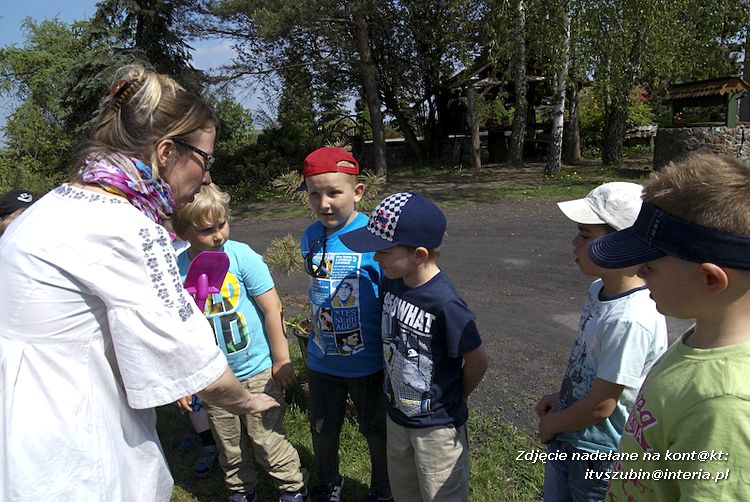 Maluchy z szubińskiej dwójki z wizytą w edukacyjnej zagrodzie