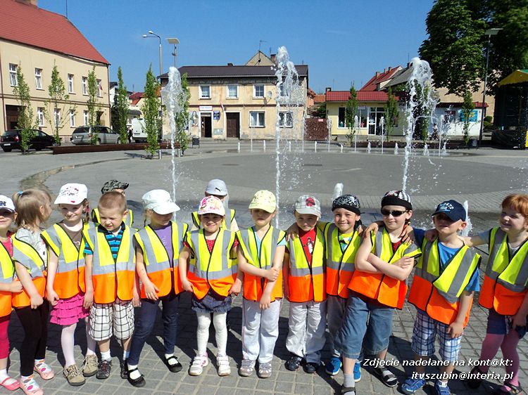 Tygryski w księgarni i przy fontannach