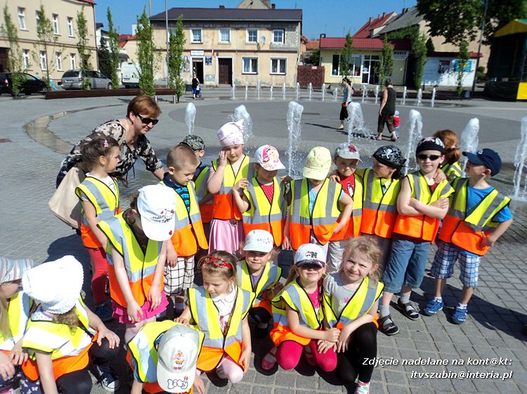 Tygryski w księgarni i przy fontannach