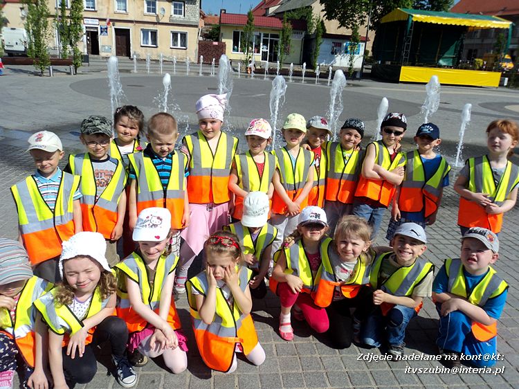 Tygryski w księgarni i przy fontannach