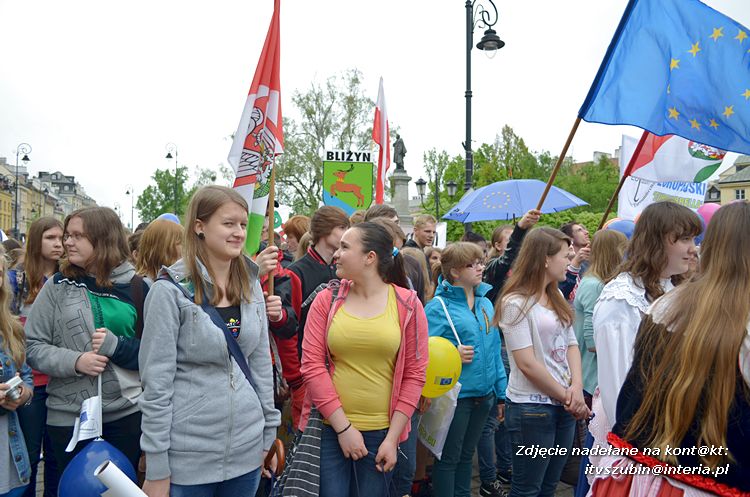 Szubińska młodzież na Paradzie Schumana w Warszawie
