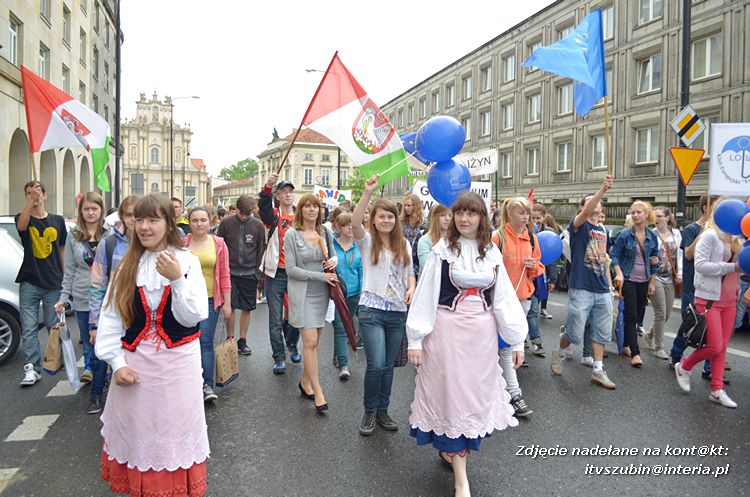 Szubińska młodzież na Paradzie Schumana w Warszawie