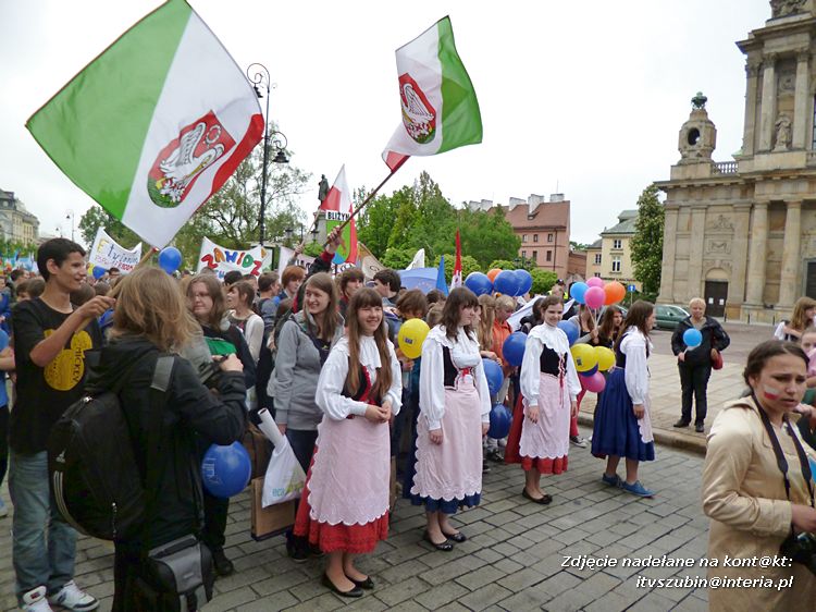 Szubińska młodzież na Paradzie Schumana w Warszawie